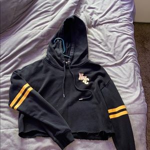 NYC cropped black hoodie